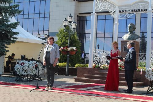 Лейла Фазлеева приехала в Лаишево для участия в Державинском фестивале поэзии