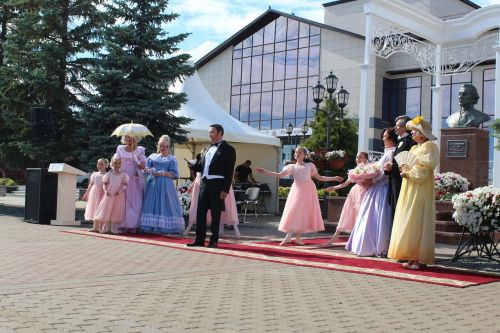 Лейла Фазлеева приехала в Лаишево для участия в Державинском фестивале поэзии