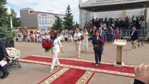 Лейла Фазлеева приехала в Лаишево для участия в Державинском фестивале поэзии