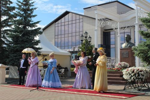 Лейла Фазлеева приехала в Лаишево для участия в Державинском фестивале поэзии