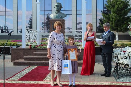 Лейла Фазлеева приехала в Лаишево для участия в Державинском фестивале поэзии