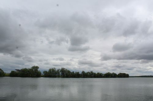 В Лаишевском районе сохранится теплая погода с возможностью грозы и ветра