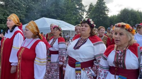 Сегодня село Среднее Девятово Лаишевского района принимает гостей из Татарстана и России