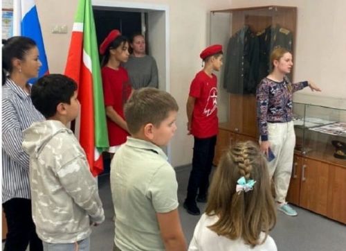 Учащиеся Лаишевского района почтили память генерала армии Махмута Гареева