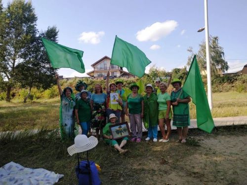 Вареньем из огурцов угощались в День огурца творческие коллективы районного дома культуры