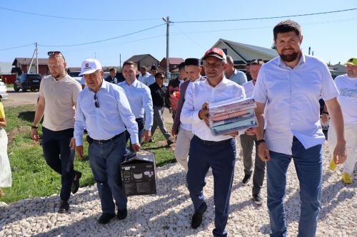 В Лаишевском районе Татарстана погорельцам построили дом
