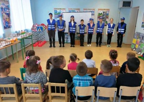 Отряду ЮИД Именьковской школы исполняется 10 лет