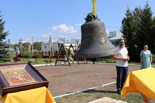 В Лаишевском районе в память об участнике СВО в селе Никольское на колокольню установили колокол