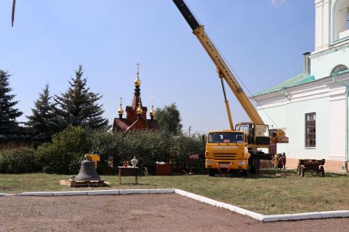 В Лаишевском районе в память об участнике СВО в селе Никольское на колокольню установили колокол
