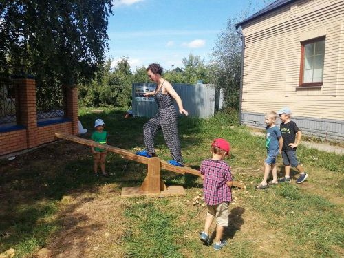 Большие Кабаны встречали Яблочный Спас играми, песнями и плясками