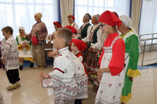 Семейные пары объединила любовь к творчеству