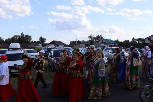 Сегодня село Среднее Девятово Лаишевского района принимает гостей из Татарстана и России