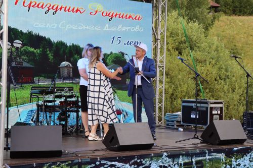 Сегодня село Среднее Девятово Лаишевского района принимает гостей из Татарстана и России