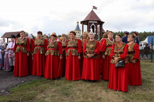 Сегодня село Среднее Девятово Лаишевского района принимает гостей из Татарстана и России
