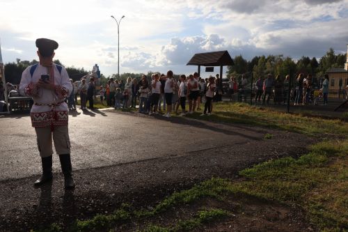Сегодня село Среднее Девятово Лаишевского района принимает гостей из Татарстана и России
