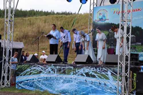 Сегодня село Среднее Девятово Лаишевского района принимает гостей из Татарстана и России