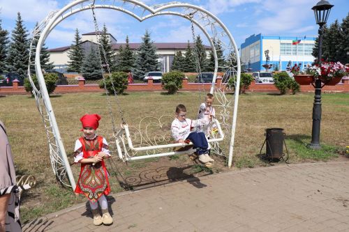 Семейные пары объединила любовь к творчеству