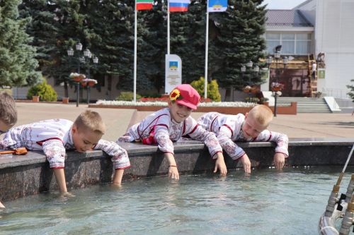 Семейные пары объединила любовь к творчеству