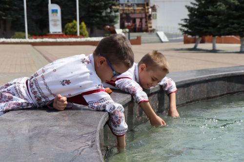 Семейные пары объединила любовь к творчеству