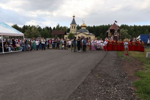Сегодня село Среднее Девятово Лаишевского района принимает гостей из Татарстана и России