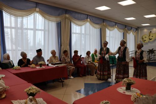 Семейные пары объединила любовь к творчеству