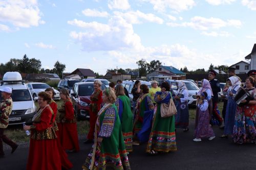 Сегодня село Среднее Девятово Лаишевского района принимает гостей из Татарстана и России