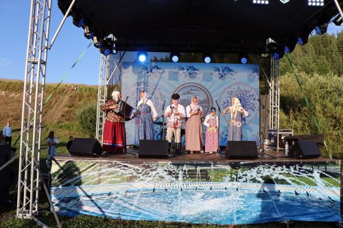 Сегодня село Среднее Девятово Лаишевского района принимает гостей из Татарстана и России