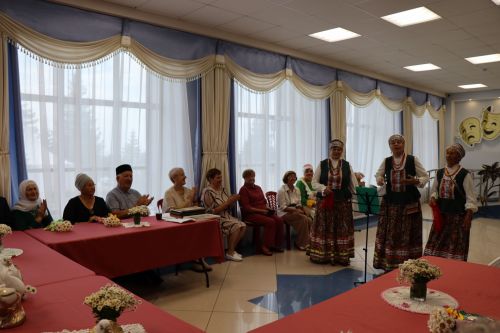 Семейные пары объединила любовь к творчеству