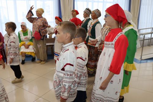 Семейные пары объединила любовь к творчеству