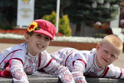 Семейные пары объединила любовь к творчеству