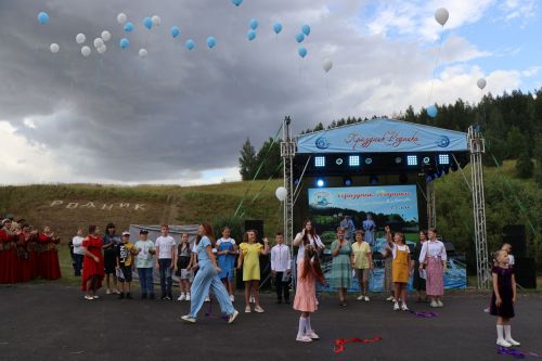 Сегодня село Среднее Девятово Лаишевского района принимает гостей из Татарстана и России