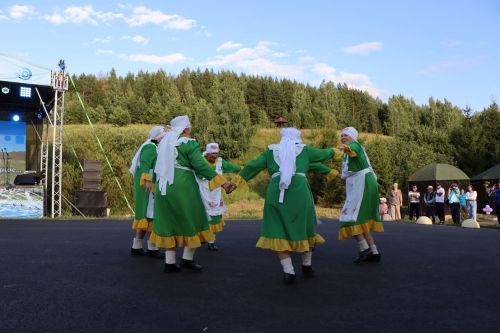 Сегодня село Среднее Девятово Лаишевского района принимает гостей из Татарстана и России