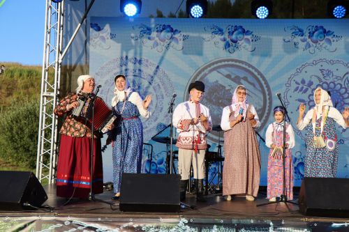 Сегодня село Среднее Девятово Лаишевского района принимает гостей из Татарстана и России