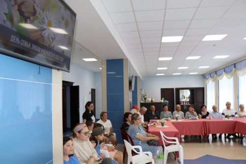 Семейные пары объединила любовь к творчеству