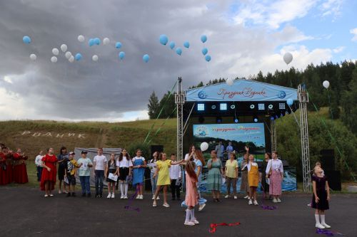 Сегодня село Среднее Девятово Лаишевского района принимает гостей из Татарстана и России