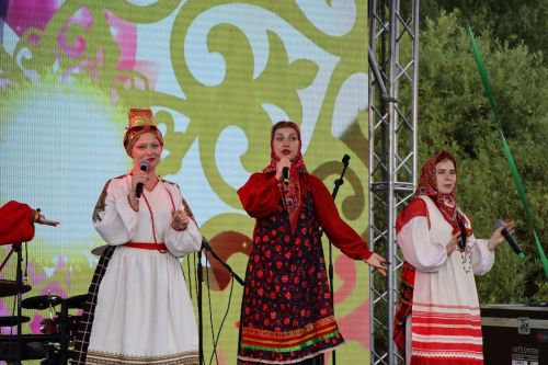 Сегодня село Среднее Девятово Лаишевского района принимает гостей из Татарстана и России