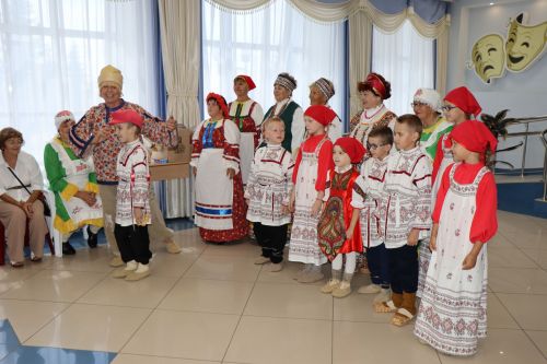 Семейные пары объединила любовь к творчеству