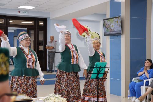 Семейные пары объединила любовь к творчеству