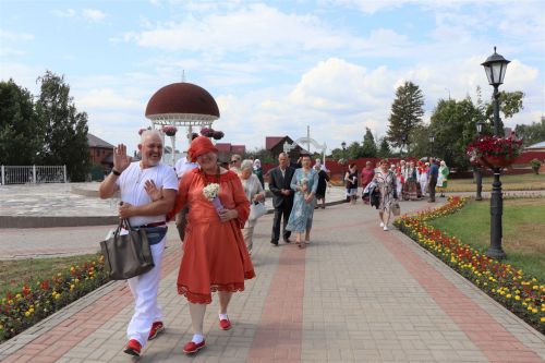 Семейные пары объединила любовь к творчеству