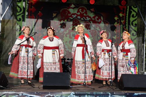 Сегодня село Среднее Девятово Лаишевского района принимает гостей из Татарстана и России