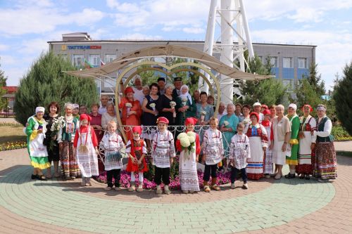 Семейные пары объединила любовь к творчеству