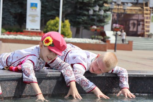 Семейные пары объединила любовь к творчеству