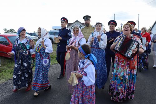 Сегодня село Среднее Девятово Лаишевского района принимает гостей из Татарстана и России