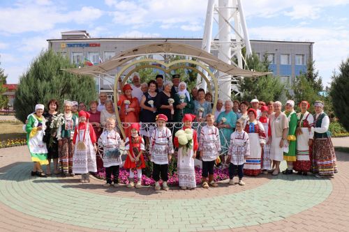Семейные пары объединила любовь к творчеству