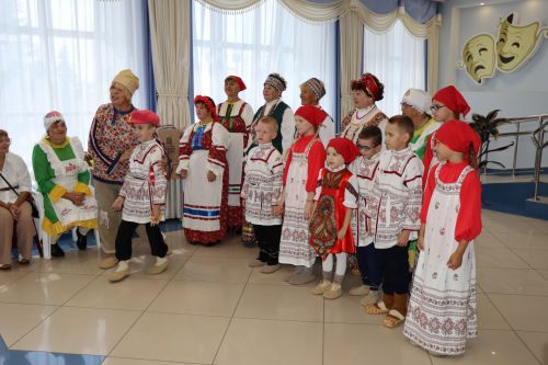Семейные пары объединила любовь к творчеству