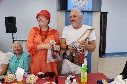 Семейные пары объединила любовь к творчеству