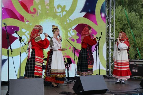 Сегодня село Среднее Девятово Лаишевского района принимает гостей из Татарстана и России
