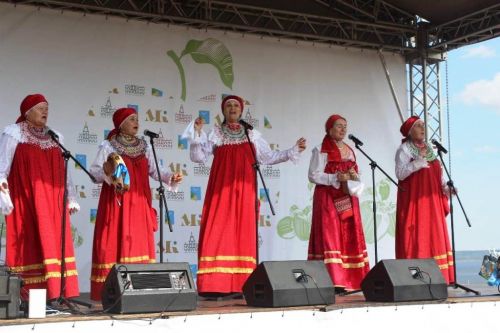 Никольский ансамбль «Каравон» успешно выступил в двух фестивалях