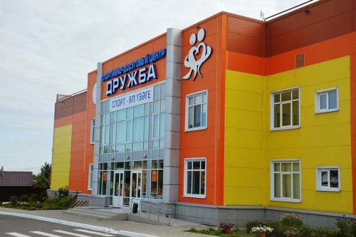 В Песчаных Ковалях помогли собраться в школу 58-ми школьникам