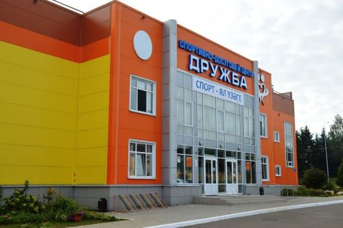 В Песчаных Ковалях помогли собраться в школу 58-ми школьникам